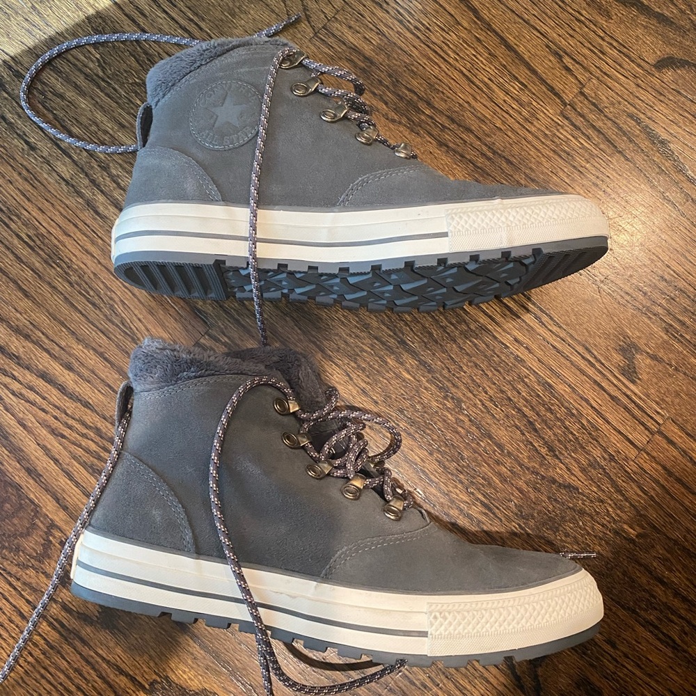 Converse all star high top winter shoes 9.5